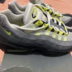 Neon Air Max 95 