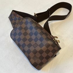 Louis Vuitton LV DAMIER EXCELLENT CONDITION