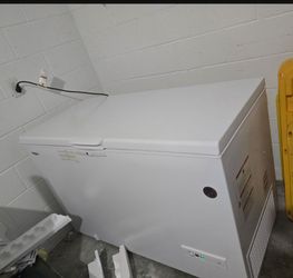 Whirlpool Flexible Storage 16cu Ft Garage Chest Freezer Convertible To Refrigerator