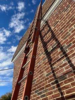 Louisville fiver 28  FT.extension ladder.
