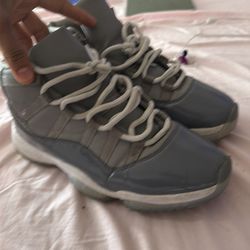 Air Jordan 11 size 9
