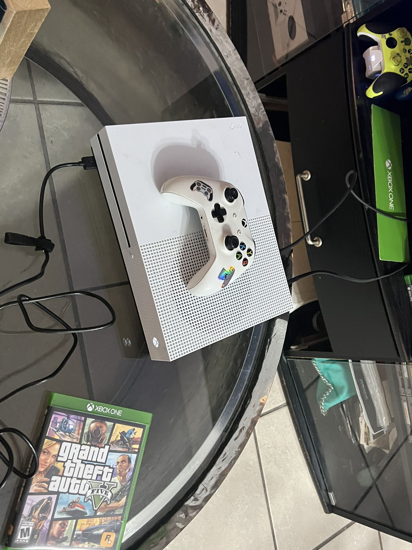 X Box One S 1tb