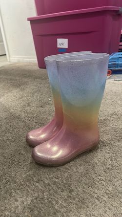 Girls rainbow rainboots (Kids size 13)