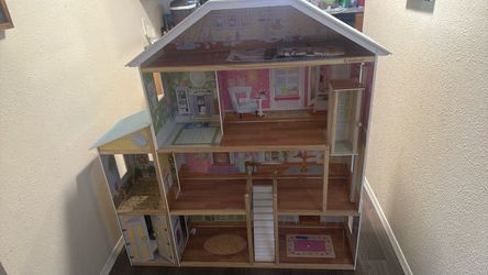 Doll house