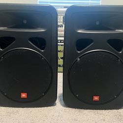 JBL Eon 1500    15inch Speakers 