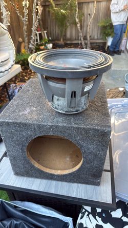 A speaker alpine brand