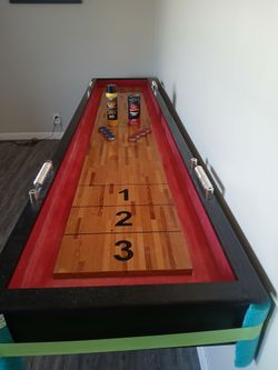 Shuffleboard table