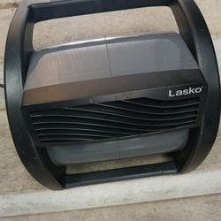 Lasko U15720 Max Performance Pivoting Utility Fan