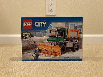 New sealed LEGO City 60083 Snowplough Truck