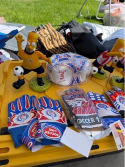 Gloves , figure, chivas ,soccer ball