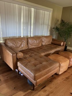 Couch leather left facing sectional sofa from west elm with leather ottomans
