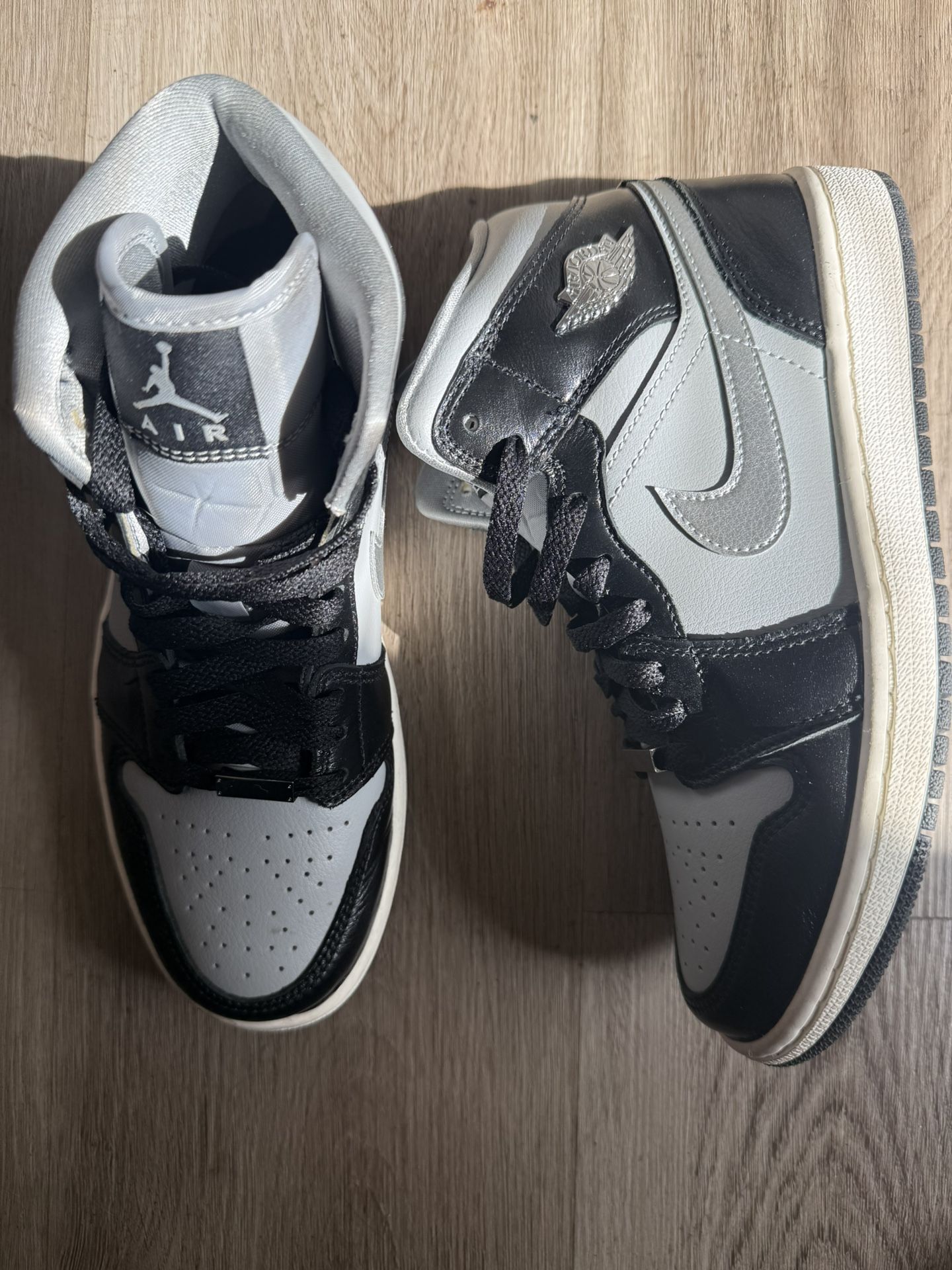 Air Jordan 1 Mid SE 'Black Chrome'