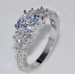 New 18 k white gold engagement ring wedding ring set