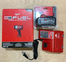 M18 Milwaukee 2/“ high torque impact wrench with 8.0 high output battery and charger