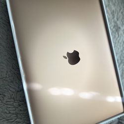 Apple Macbook Air 13 inch gold