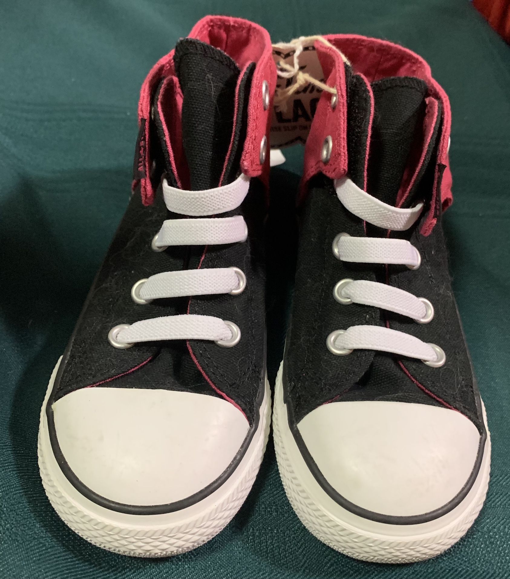 Converse No Time to Lace boy or girl size 10 high top slip on sneaker shoes