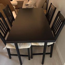 Table With 4 Chairs
