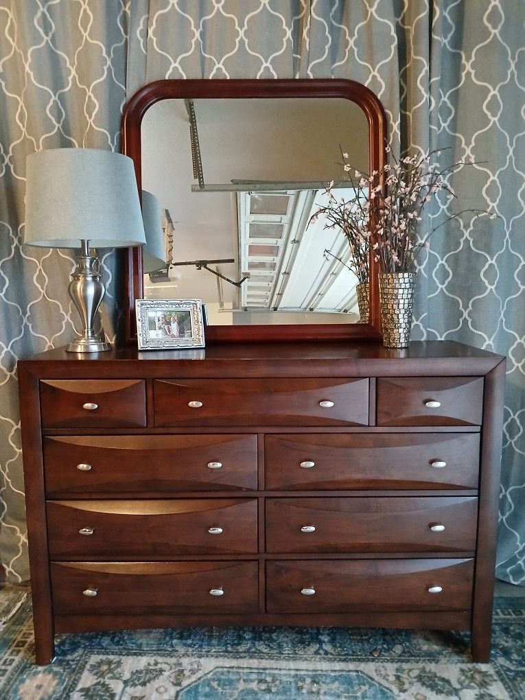 Beautiful Solid Wood Hightop Tripple Dresser And Mirror. Excellent Condition