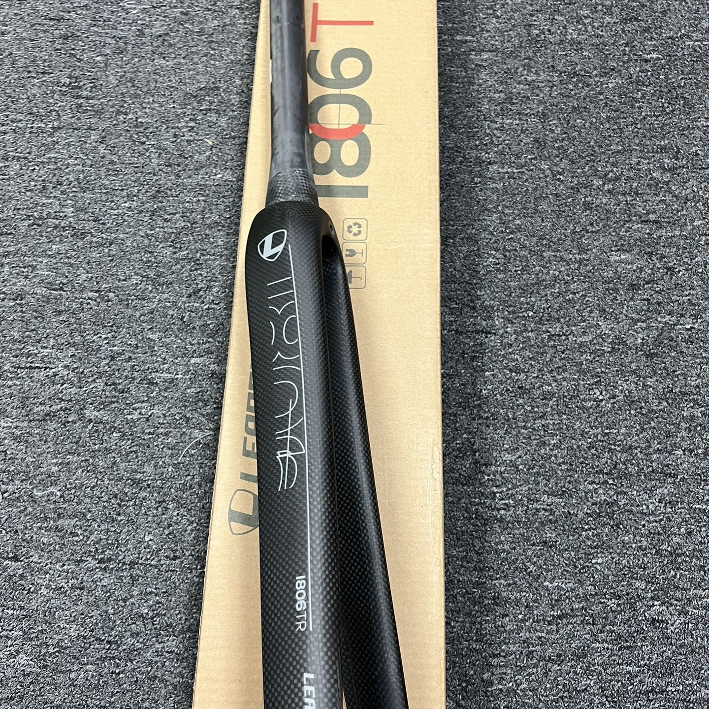 Leader Bikes I806 TR Tapered Full Carbon Fork Brand New