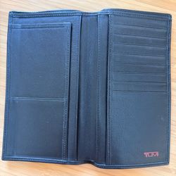 TUMI Checkbook