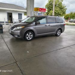 2016 Toyota Sienna