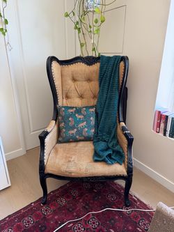 Antique arm chair