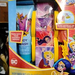 DC Superhero Girls Bath Blaster Bath Set