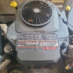 ((Read Ad))((CRANKSHAFT 1 1/8" X 4 1/4"))((26hp VTWIN Kohler Command Pro)) riding Mower 