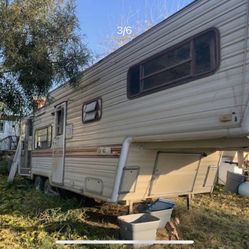 Terry 5th Wheel Fair Condition Livable We Delivery Same Day