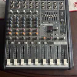 Mackie ProFX8 Mixer