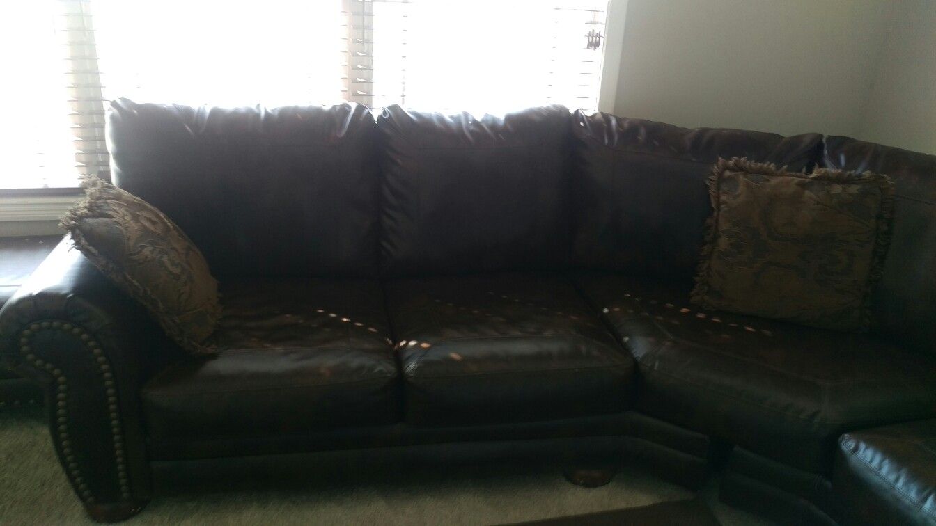 Sectional leather couch for Sale in Kokomo, IN OfferUp