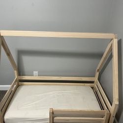 Toddler Bed And Toys 