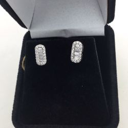 14k White Gold Diamond Earrings Set With Round & Baguette Diamonds