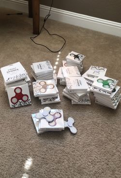 Light up fidget spinners lot