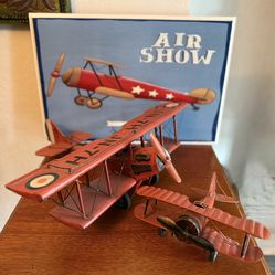 Vintage Style Metal Airplanes With Plaque
