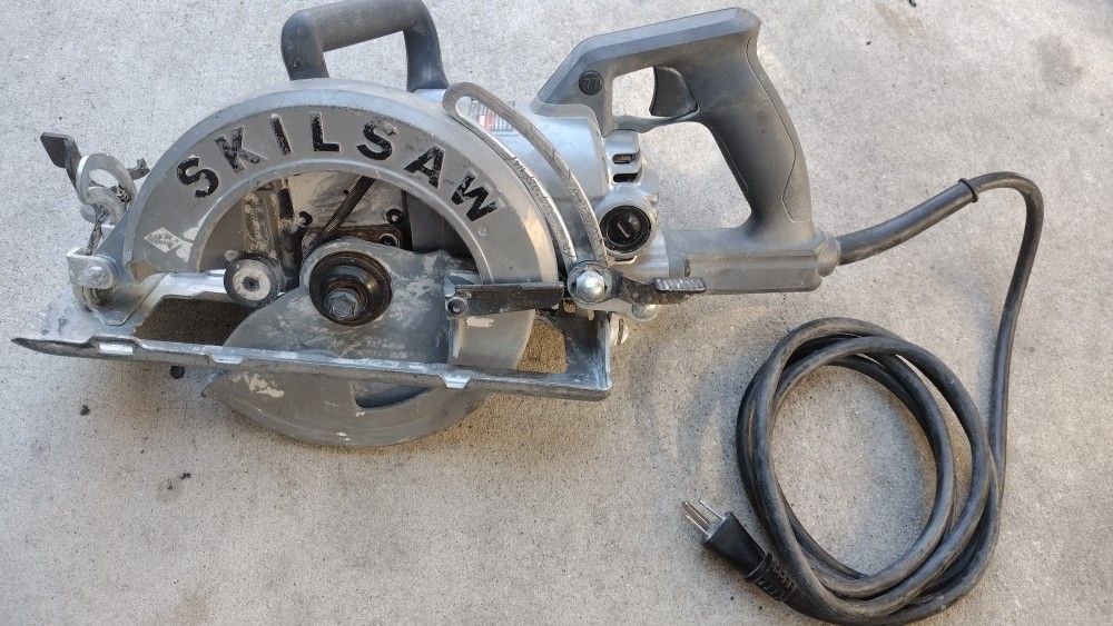 7 1/4" (184mm) Electric Circular Saw By Skilsaw