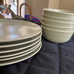 Plates And Bowls 