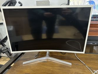 Samsung 32” Curved Monitor Like New 