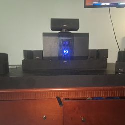 Westwood sm9 surround sound and two extra matching speakers.