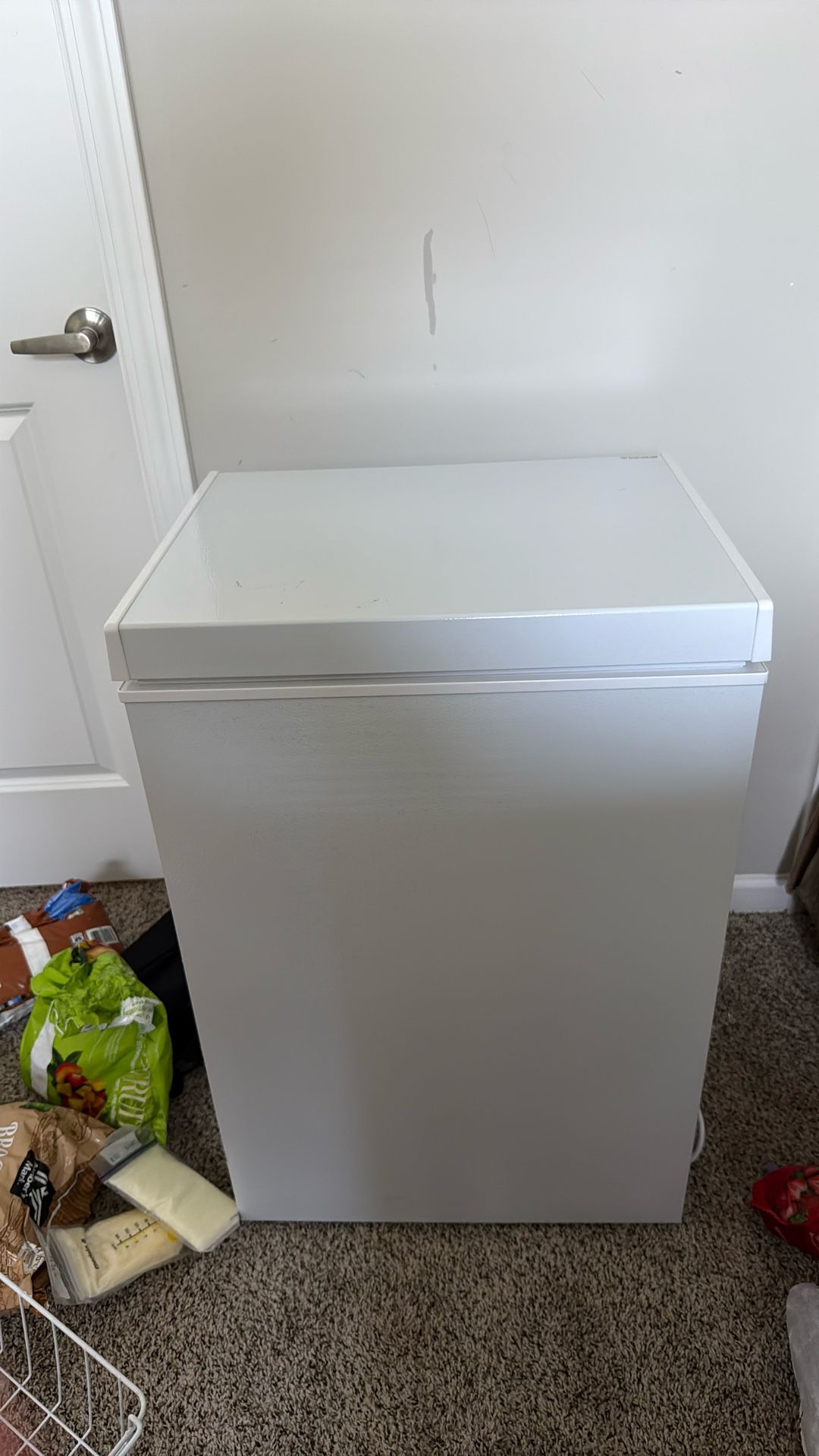 2.8 C.U FT White Deep Freezer, Indoor Or Garage