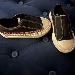 Toddler Burberry Shoes - US 9/9.5c