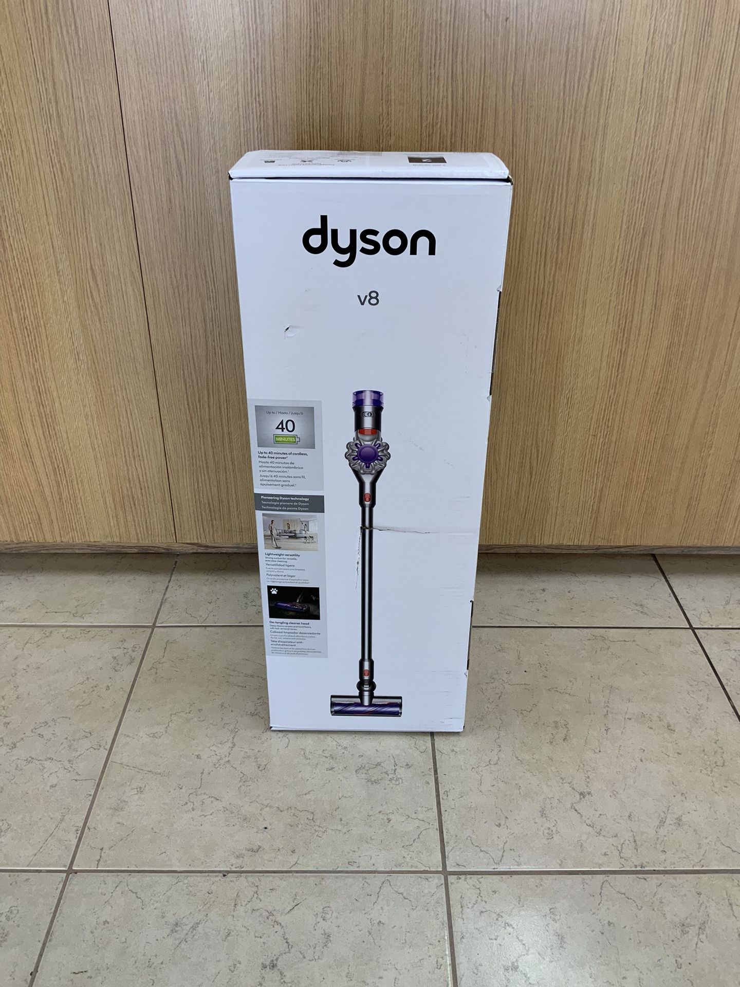 DYSON V8 VACUUM CLEANER BRAND NEW
