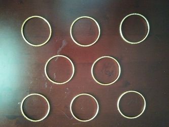 Nice a shiny metal rings anybody to wear for any occasion