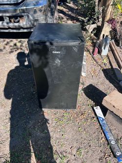 Mini fridge