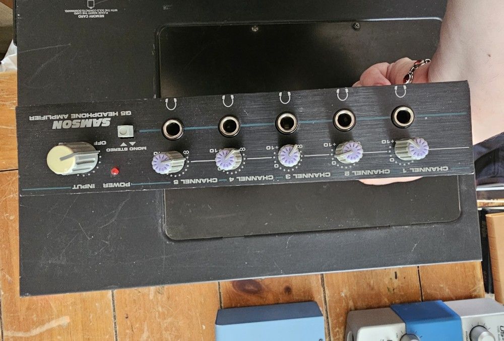 Samson Q5 Headphone Amplifier