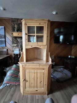 Corner hutch