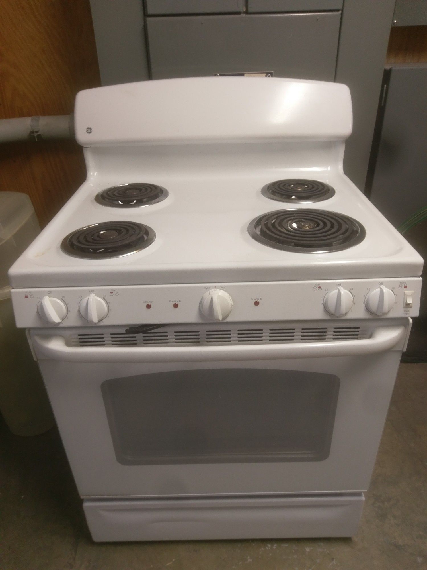 FREE 2013 GE electric stove