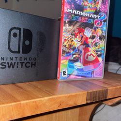 Nintendo Switch & Mario Kart Deluxe 8