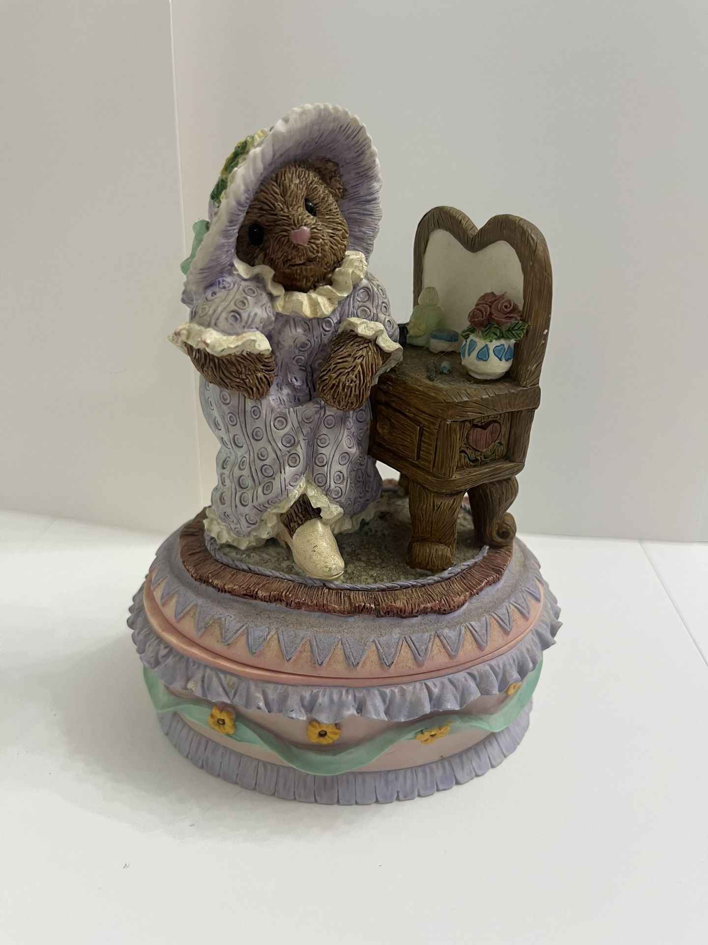 Heritage House Playful Teddy Bears Collection "Grandma's Attic"