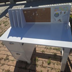 Kid  wooden desk kidkraft